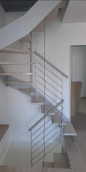 Scala su Misura acciaio e legno a