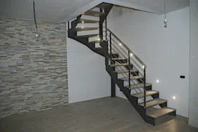 Scala su Misura in acciao verniciato e legno
